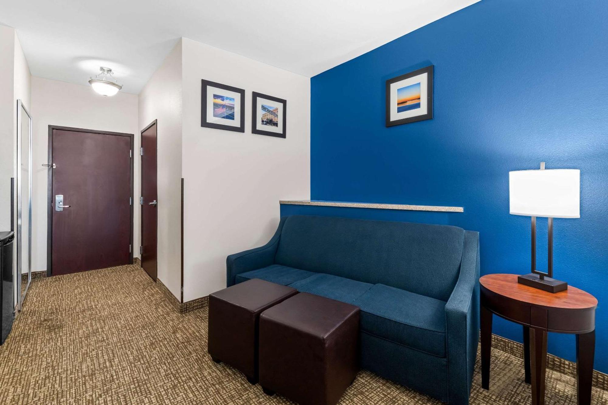 Comfort Inn & Suites Near Lake Lewisville Corinth Eksteriør billede