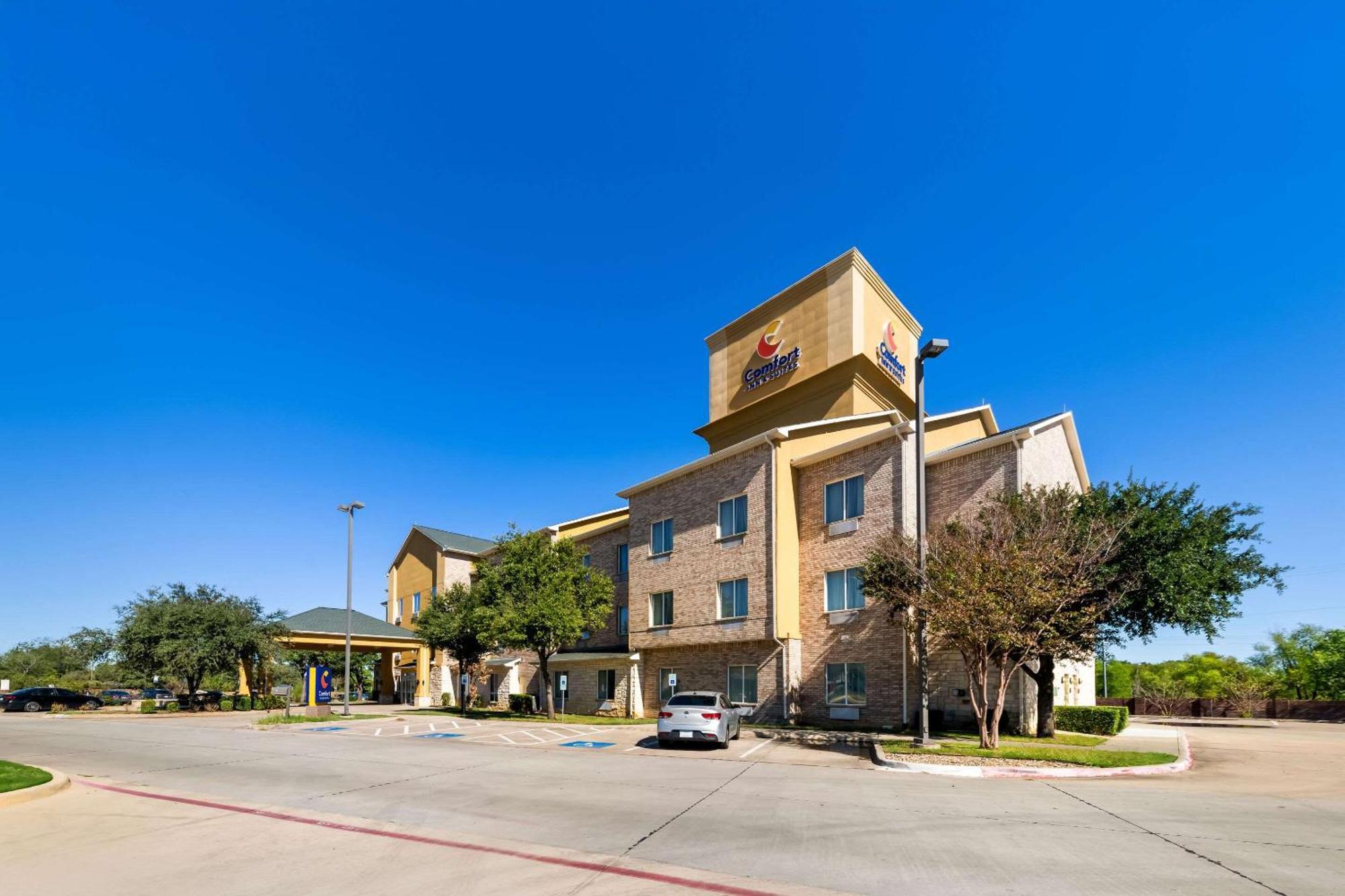 Comfort Inn & Suites Near Lake Lewisville Corinth Eksteriør billede